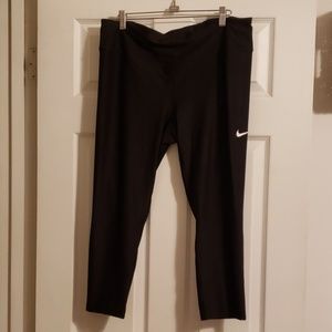 Womens Nike capris size xl